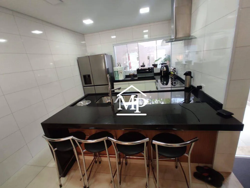Sobrado, 3 quartos, 200 m² - Foto 2