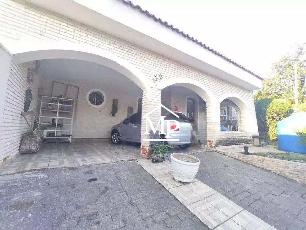 Casa, 3 quartos, 229 m² - Foto 1