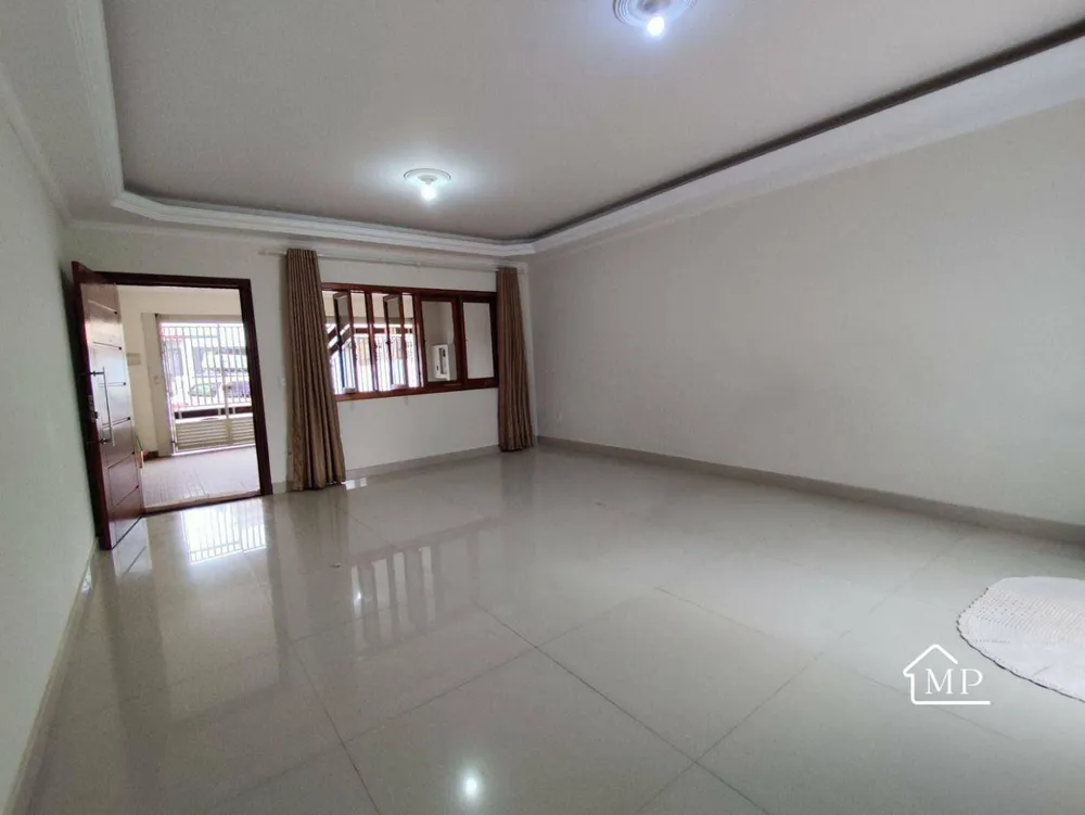 Casa, 3 quartos, 197 m² - Foto 2
