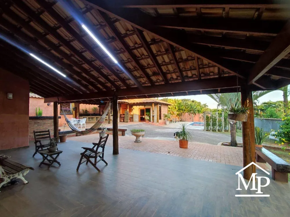 Chácara, 3 quartos, 2600 m² - Foto 1