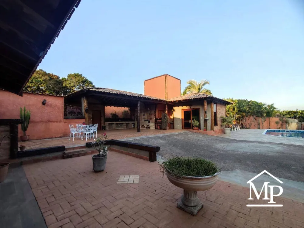 Chácara, 3 quartos, 2600 m² - Foto 4