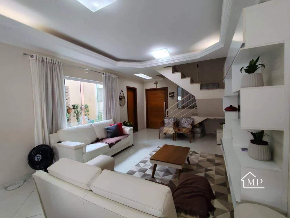 Casa, 4 quartos, 131 m² - Foto 1