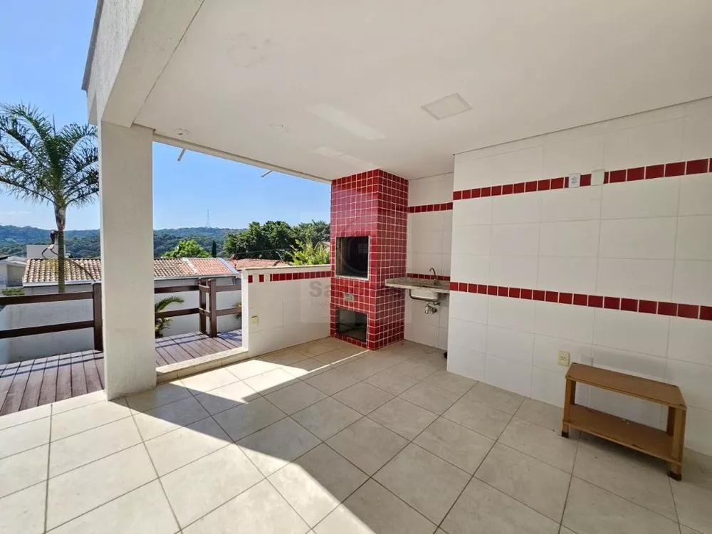 Casa de Condomínio para alugar com 4 quartos, 300m² - Foto 6