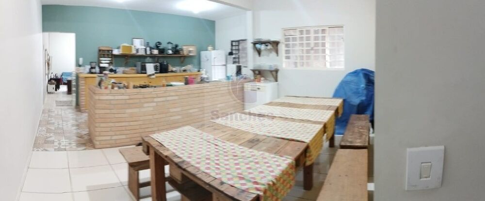 Casa, 3 quartos, 212 m² - Foto 1