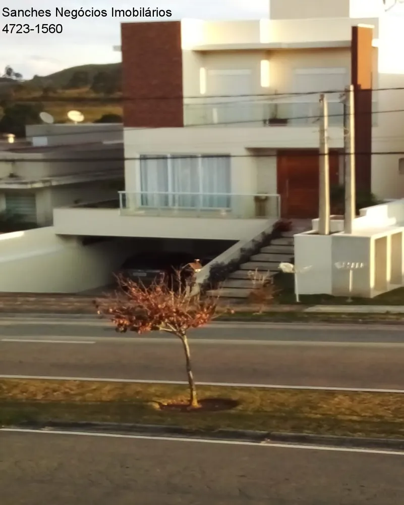 Sobrado, 3 quartos, 3111 m² - Foto 2