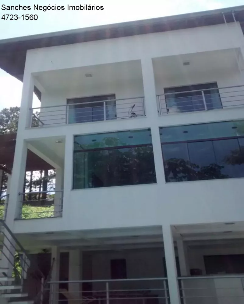 Casa de Condomínio à venda com 3 quartos, 250m² - Foto 2