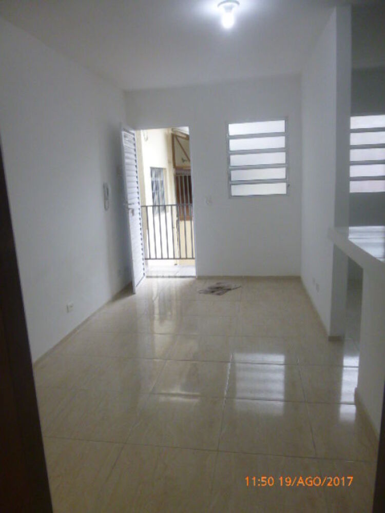 Casa para alugar com 1 quarto, 32m² - Foto 2