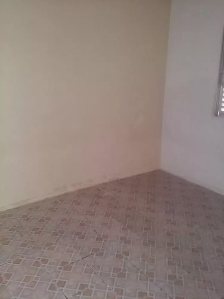 Casa para alugar com 1 quarto, 40m² - Foto 1