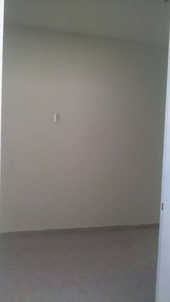 Casa para alugar com 1 quarto, 50m² - Foto 4