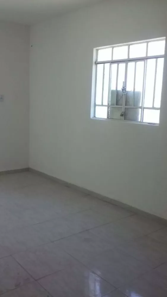 Casa para alugar com 1 quarto, 50m² - Foto 2