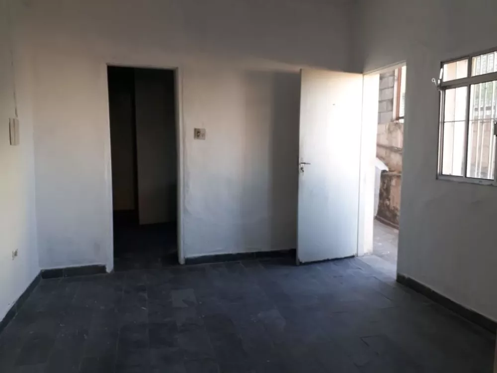 Casa para alugar com 1 quarto, 40m² - Foto 4