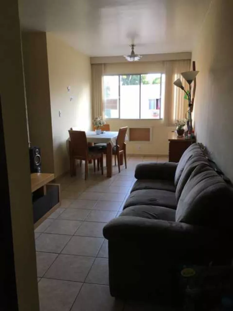 Apartamento à venda com 3 quartos, 70m² - Foto 1