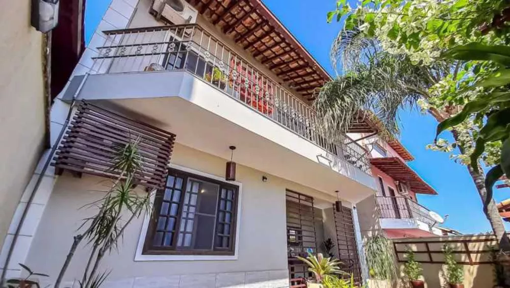 Casa de Condomínio à venda com 4 quartos, 130m² - Foto 1