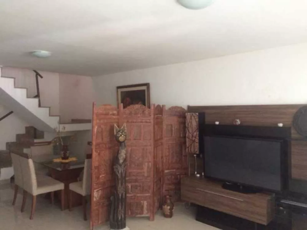 Casa de Condomínio à venda com 3 quartos, 210m² - Foto 4