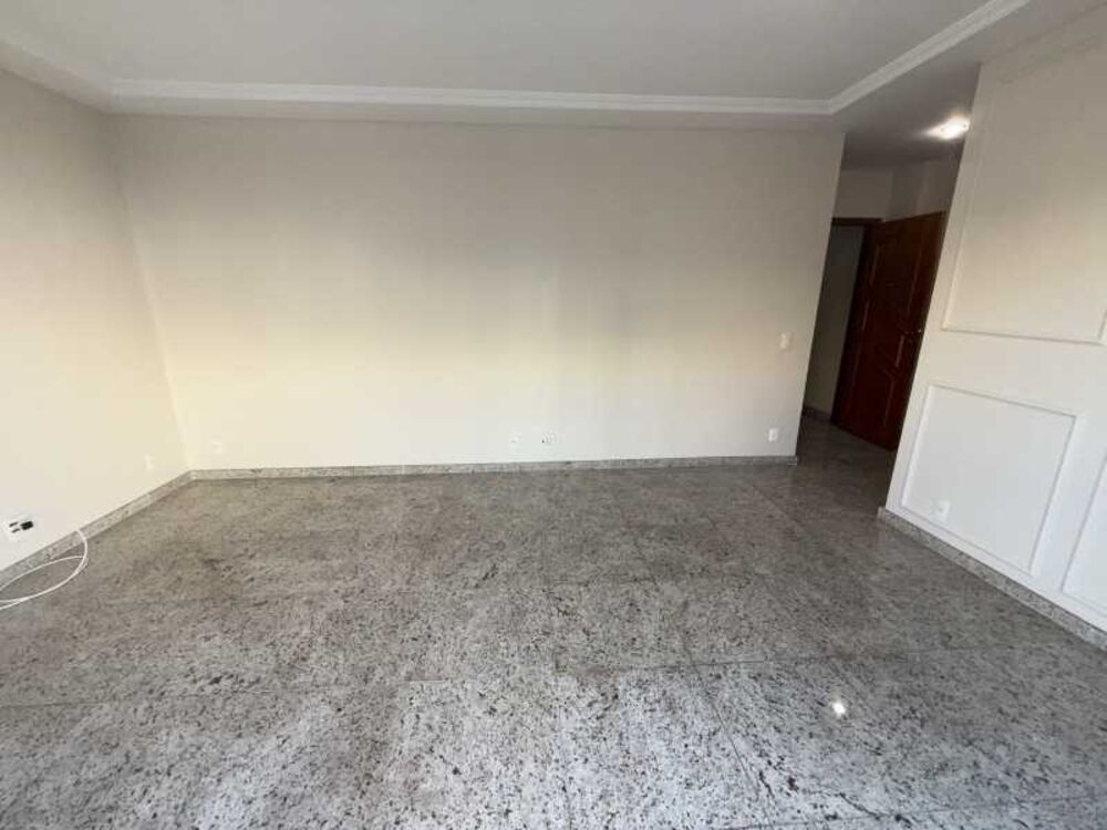 Apartamento para alugar com 3 quartos, 120m² - Foto 1