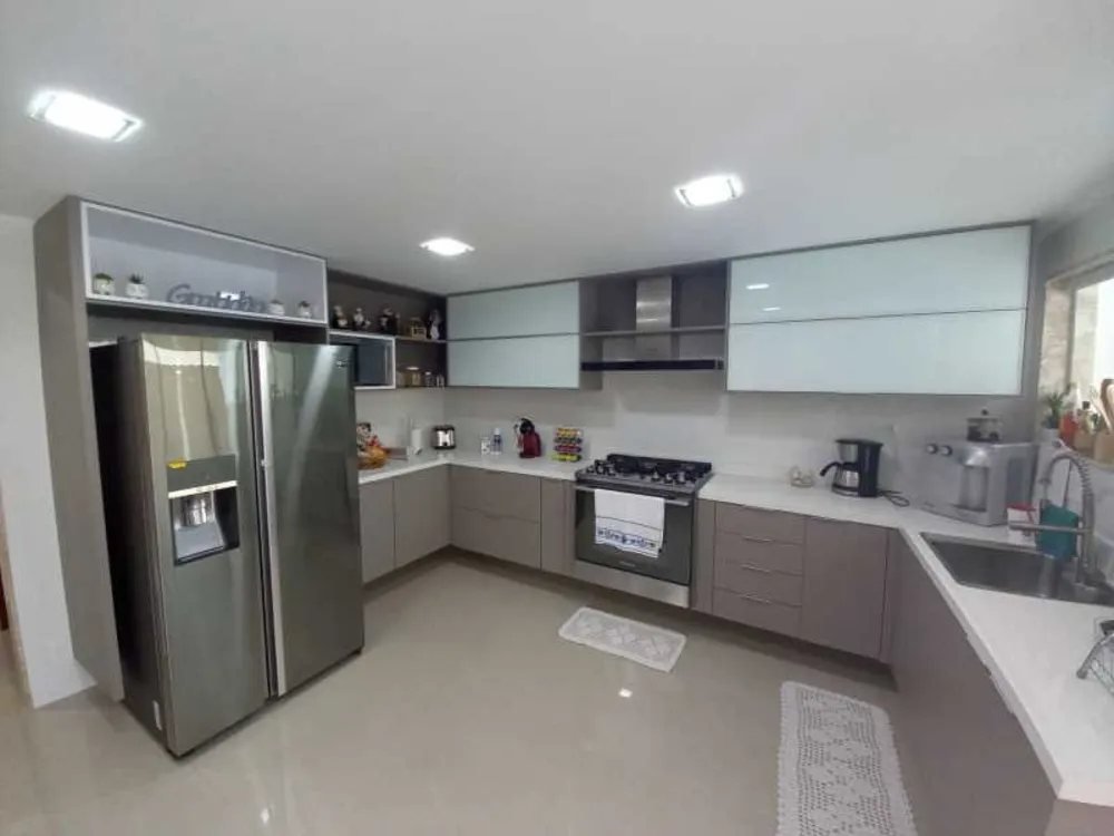 Casa, 4 quartos, 240 m² - Foto 9