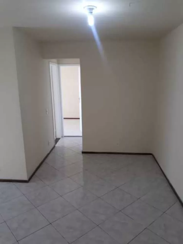 Apartamento à venda com 2 quartos, 70m² - Foto 2