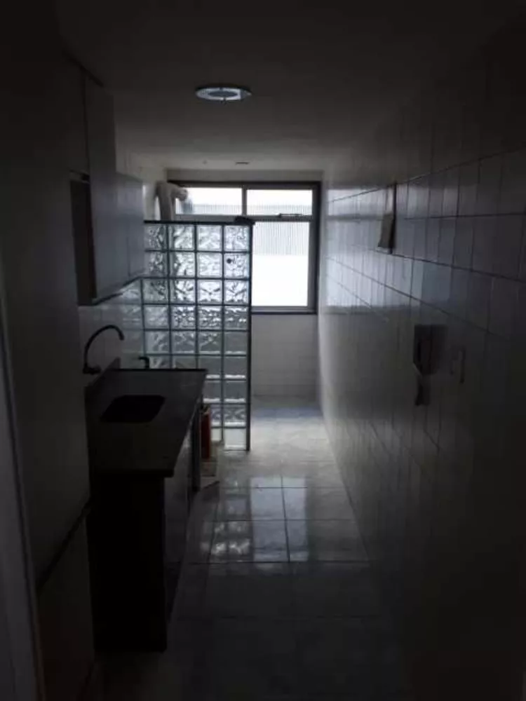 Apartamento à venda com 2 quartos, 70m² - Foto 1