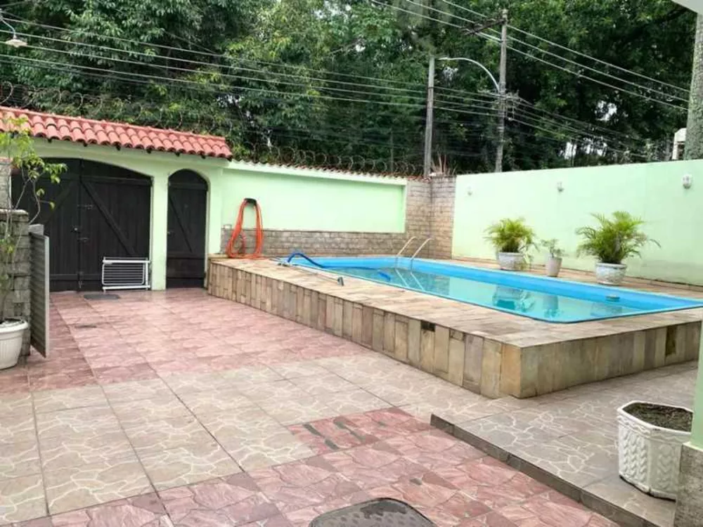 Casa, 3 quartos, 194 m² - Foto 1