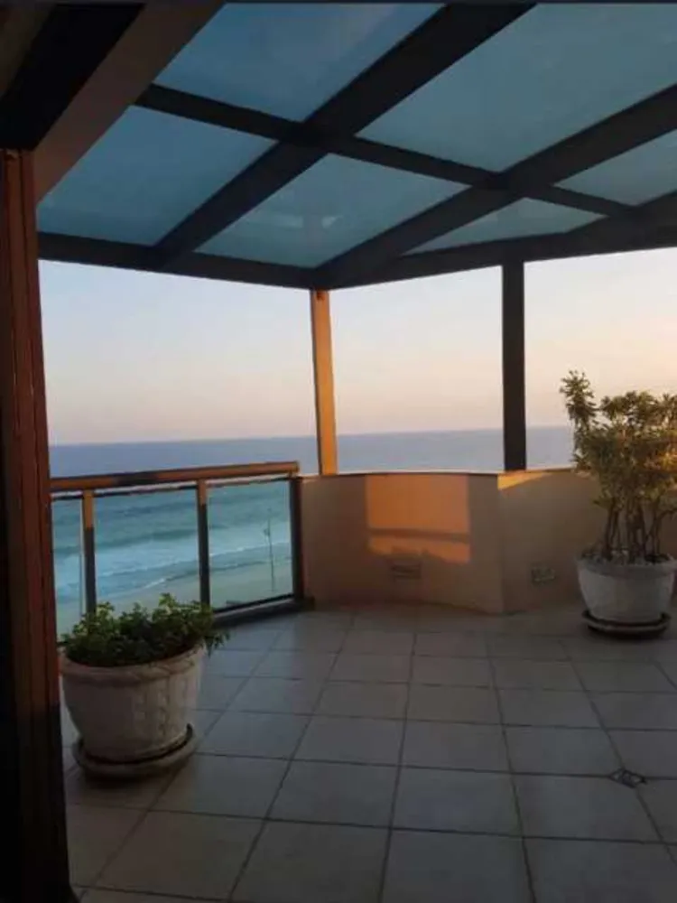 Cobertura, 3 quartos, 225 m² - Foto 2