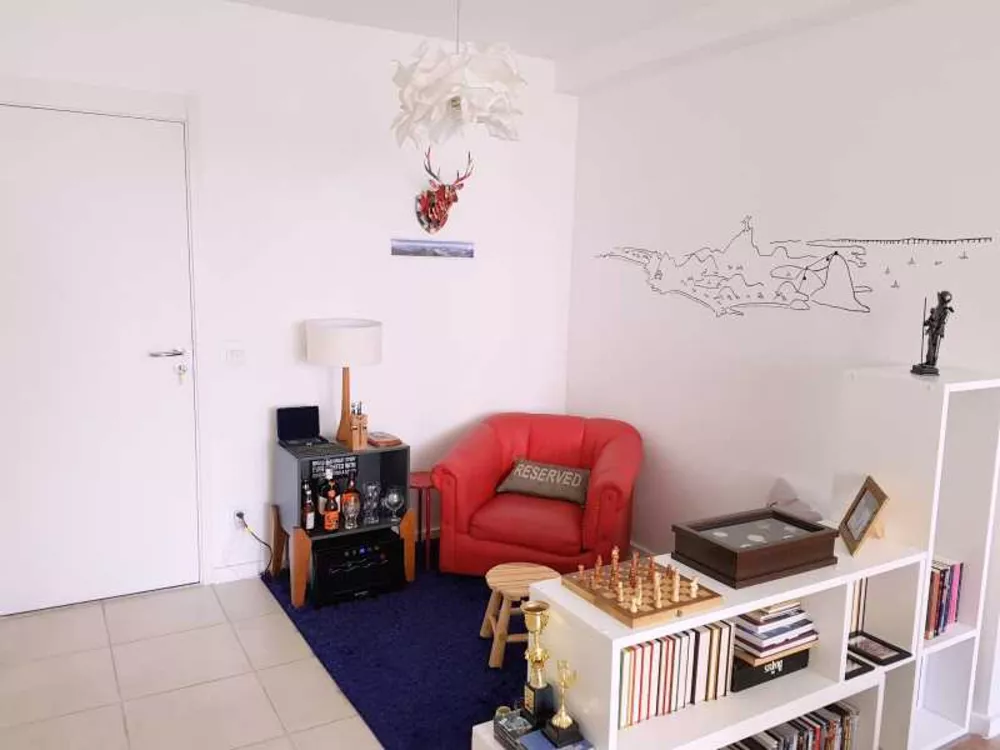 Apartamento à venda com 2 quartos, 70m² - Foto 2