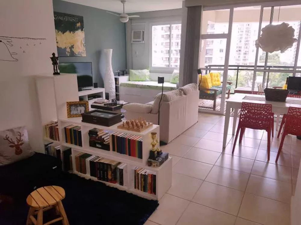 Apartamento à venda com 2 quartos, 70m² - Foto 1