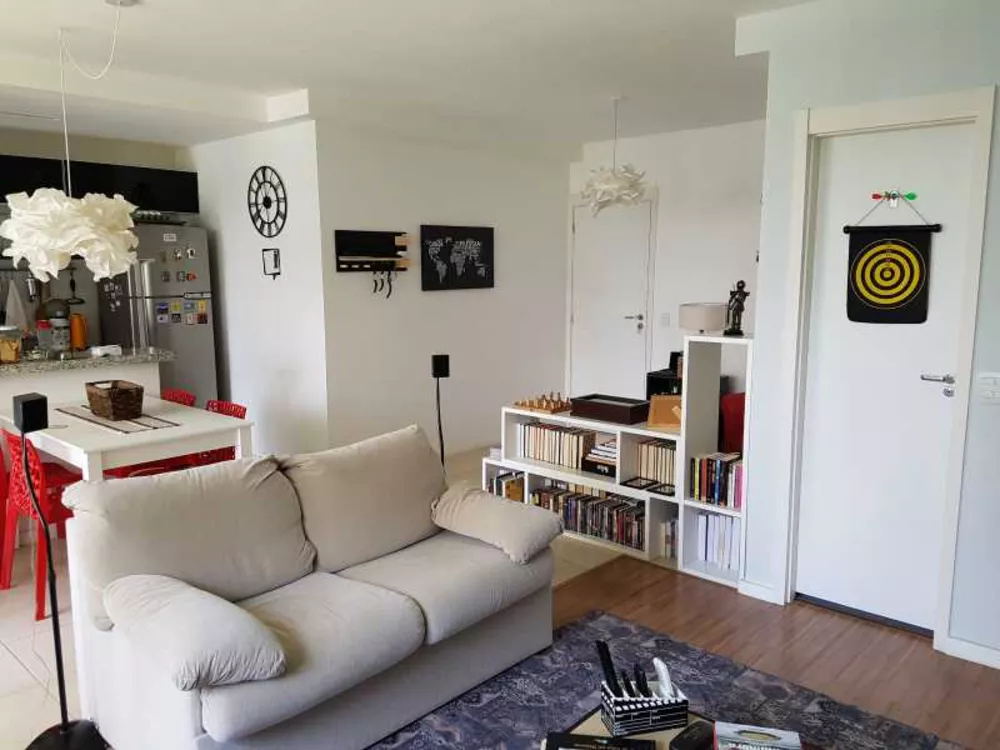 Apartamento à venda com 2 quartos, 70m² - Foto 3