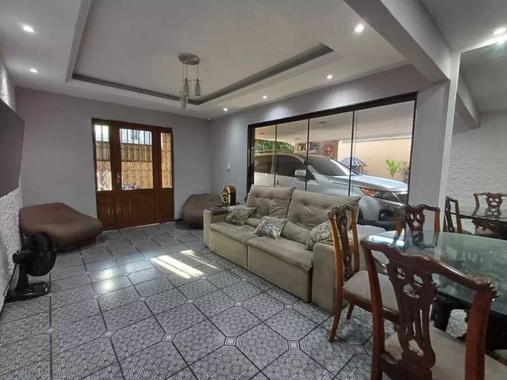 Casa à venda e aluguel com 4 quartos, 297m² - Foto 4