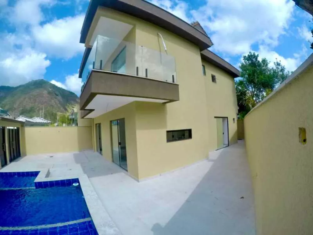 Casa de Condomínio à venda com 4 quartos, 233m² - Foto 2