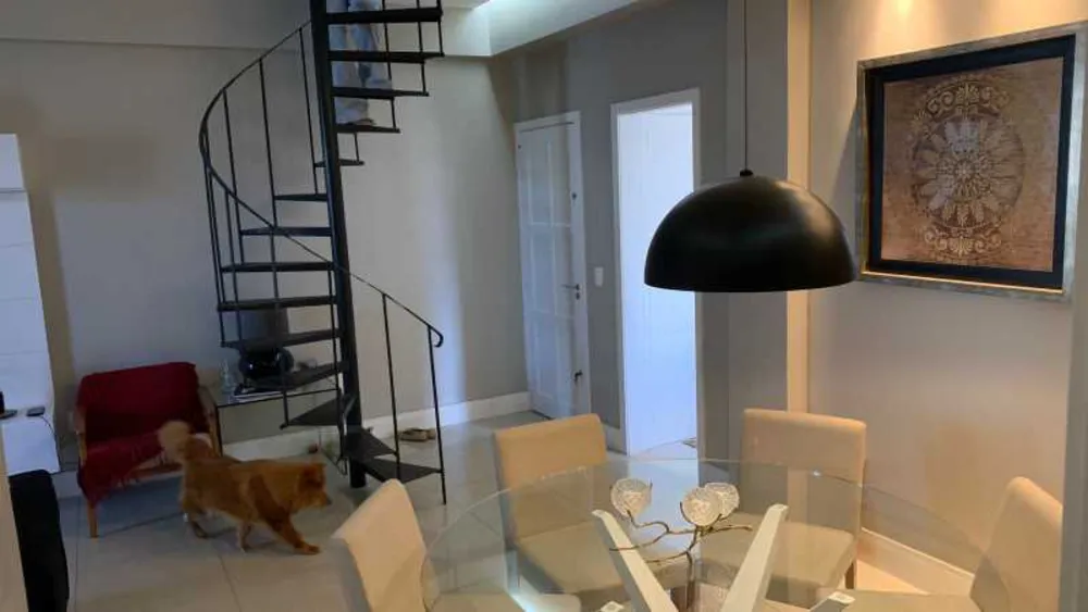 Cobertura, 3 quartos, 198 m² - Foto 2