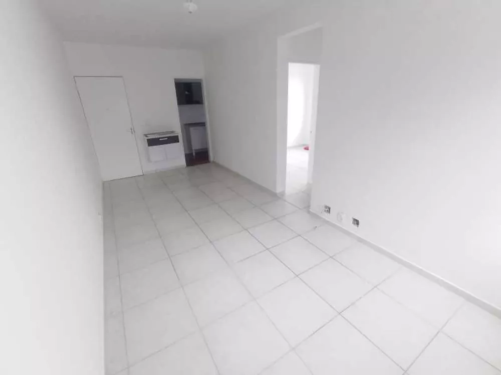 Apartamento à venda com 2 quartos, 60m² - Foto 3