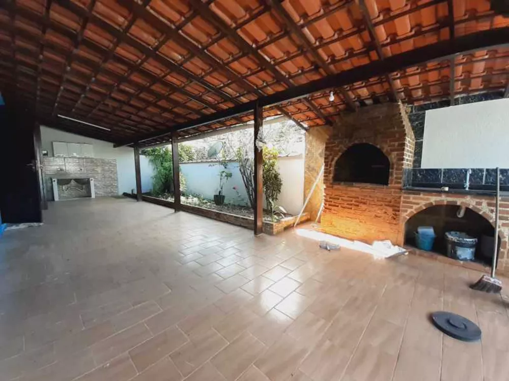 Casa à venda com 4 quartos, 1440m² - Foto 4