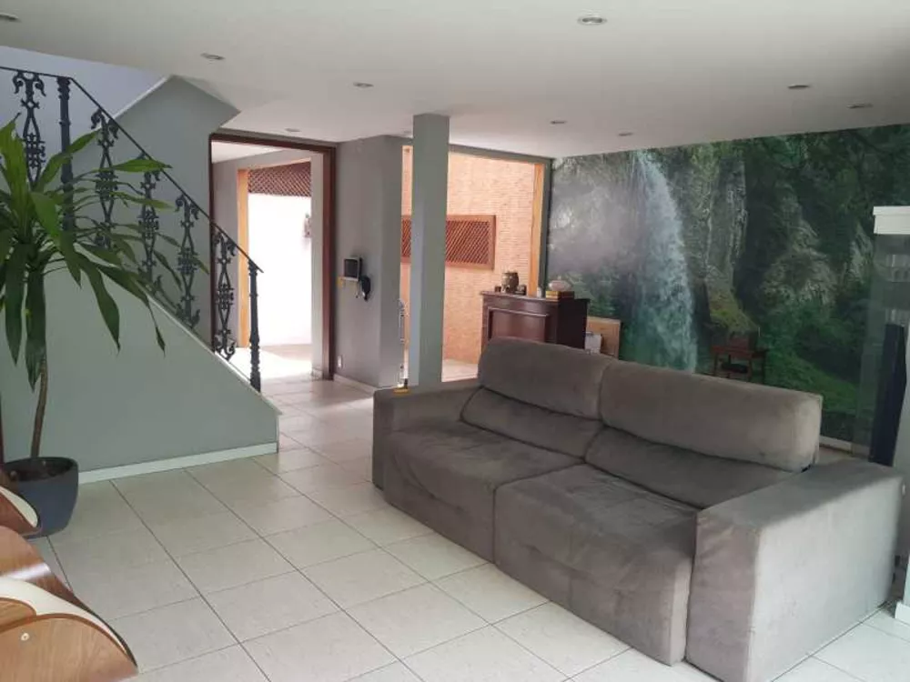 Casa, 3 quartos, 231 m² - Foto 1