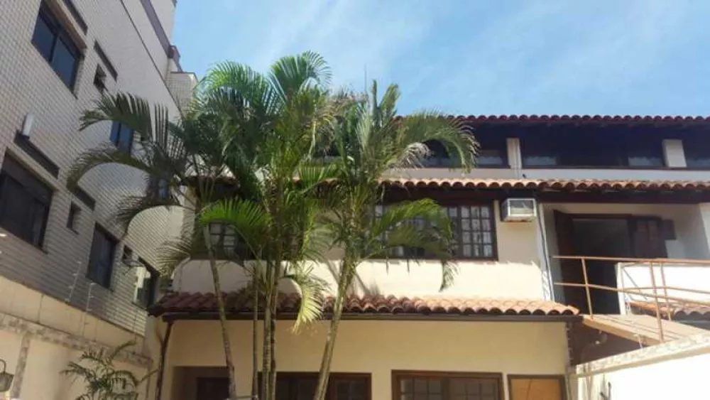 Casa, 4 quartos, 200 m² - Foto 1