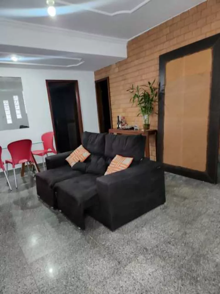 Casa, 4 quartos, 270 m² - Foto 1
