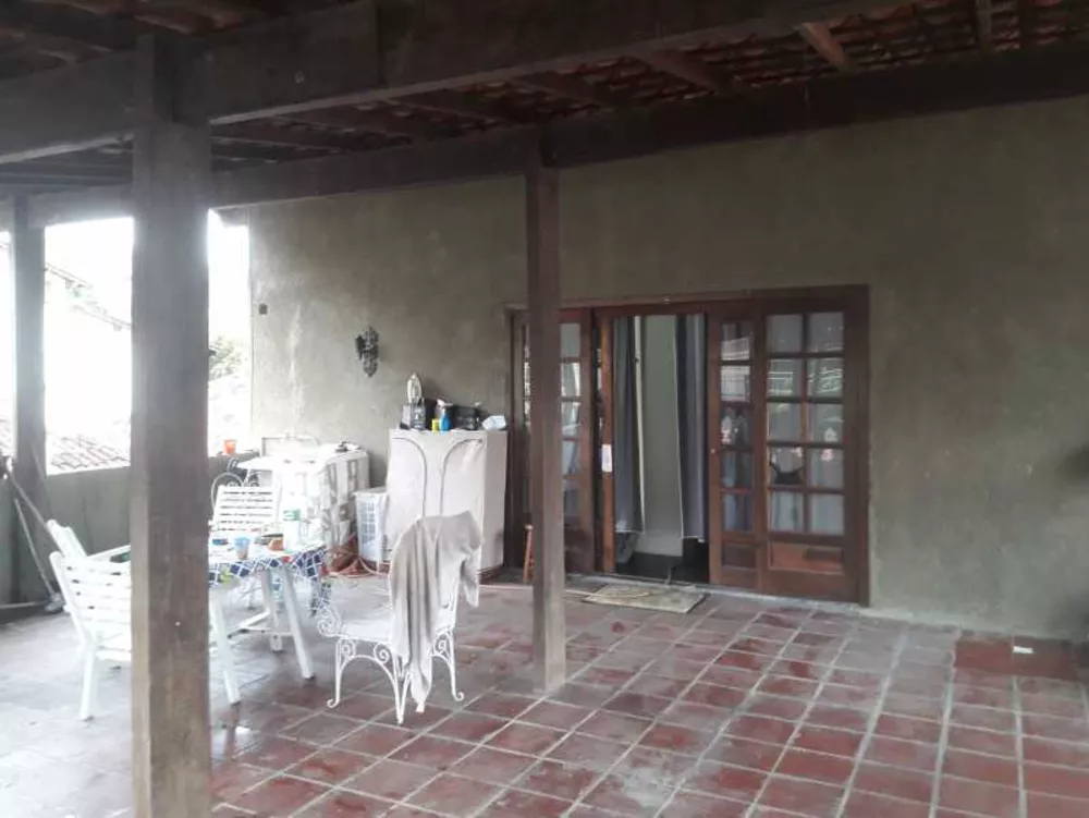 Casa de Condomínio à venda com 3 quartos, 184m² - Foto 2