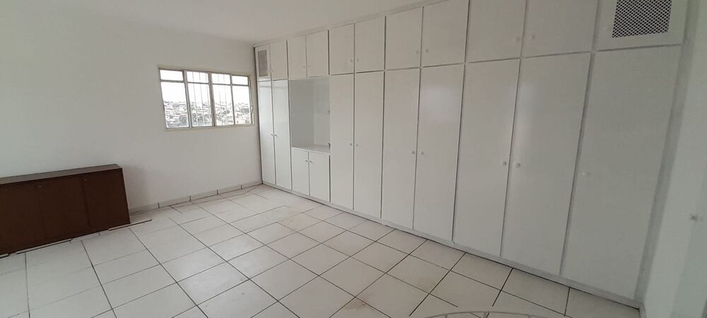 Apartamento à venda com 3 quartos, 220m² - Foto 19