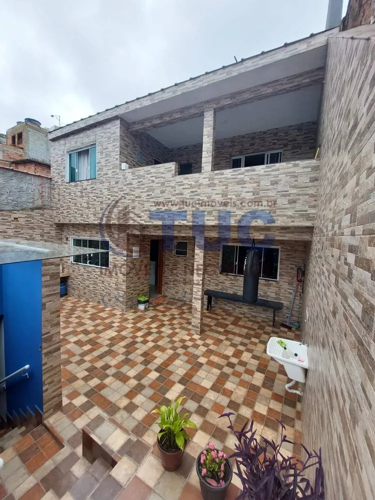 Casa à venda com 3 quartos, 256m² - Foto 1