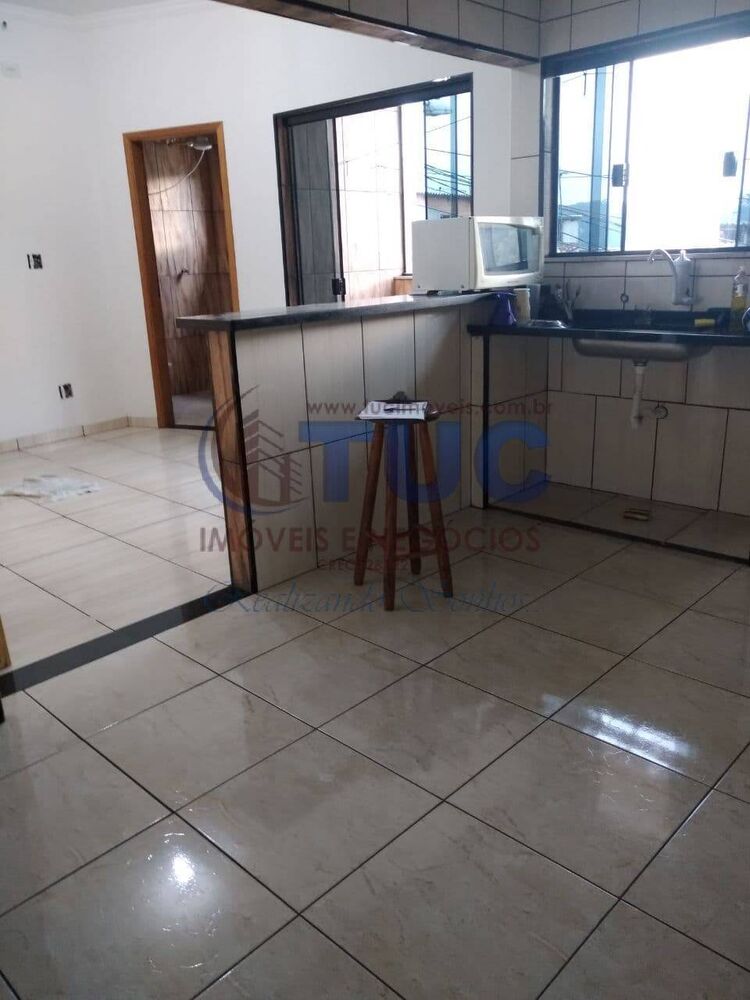 Casa à venda com 4 quartos, 250m² - Foto 4
