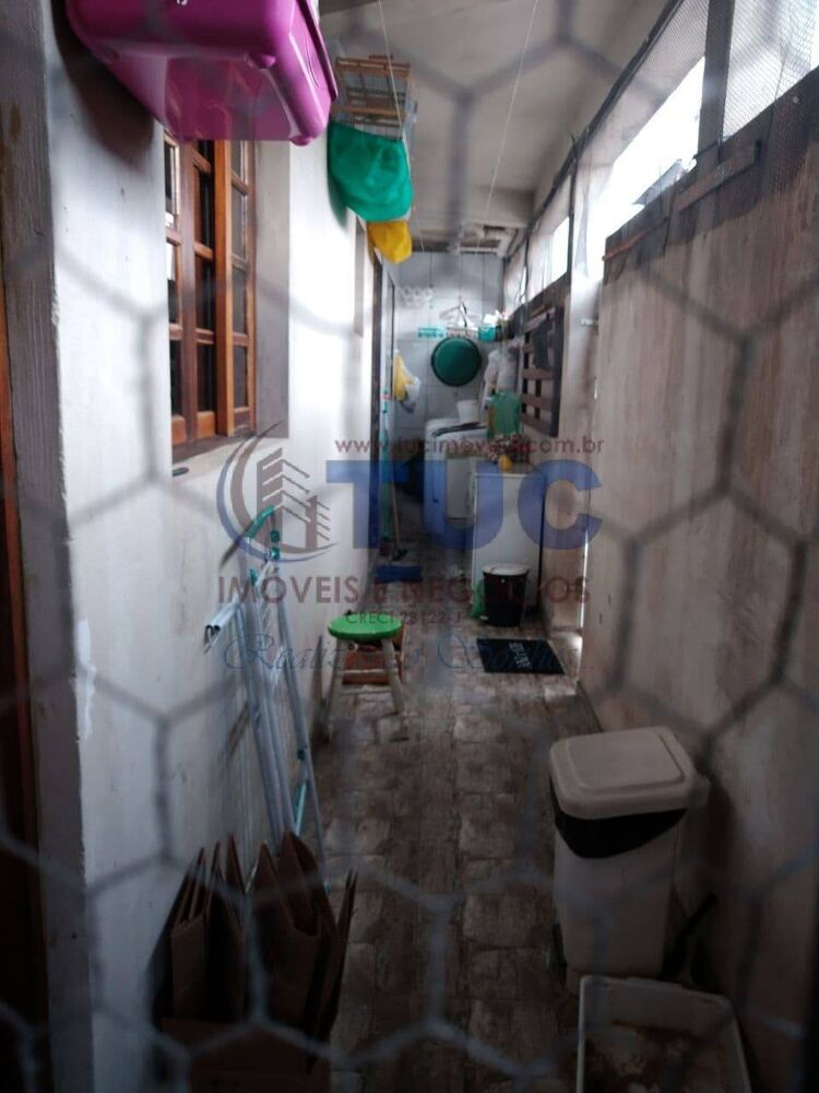 Casa à venda com 4 quartos, 250m² - Foto 18