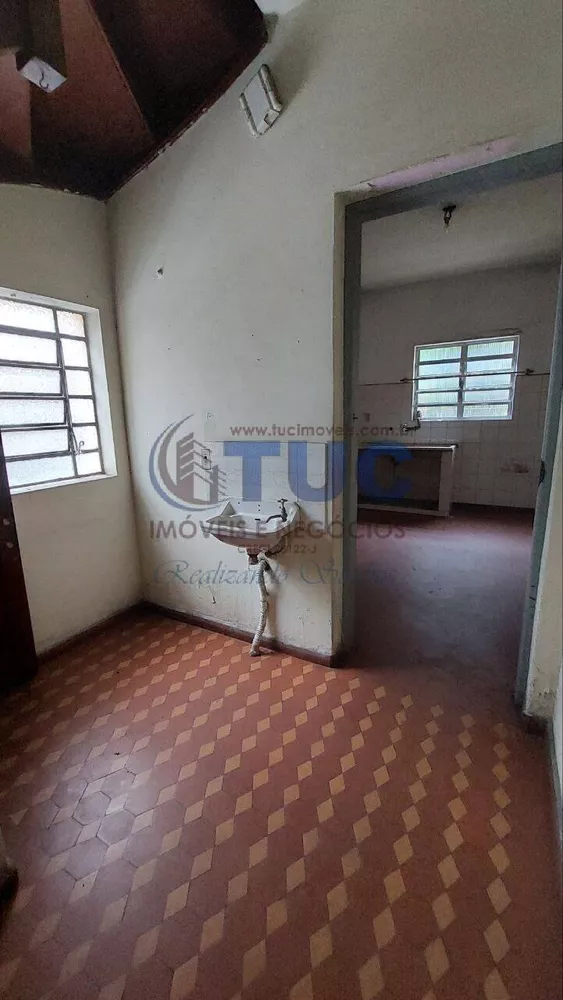 Casa à venda com 6 quartos, 330m² - Foto 4