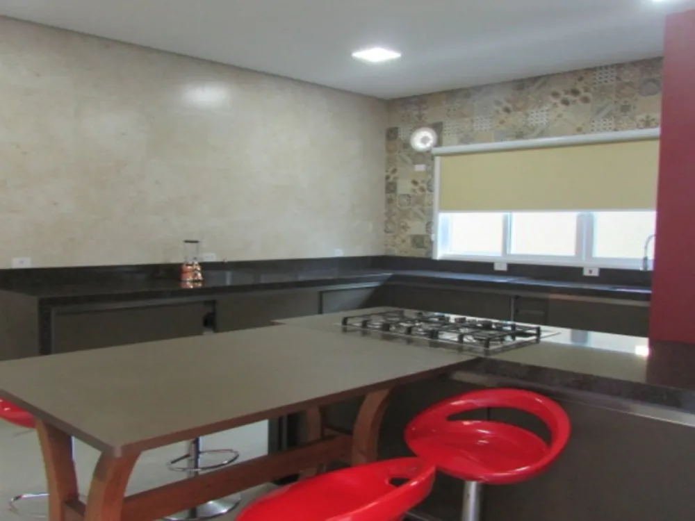 Sobrado, 3 quartos, 298 m² - Foto 2