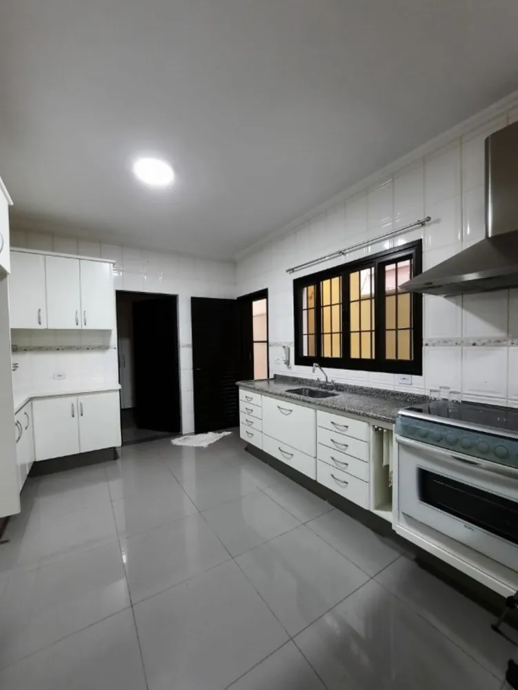 Sobrado, 3 quartos, 200 m² - Foto 1