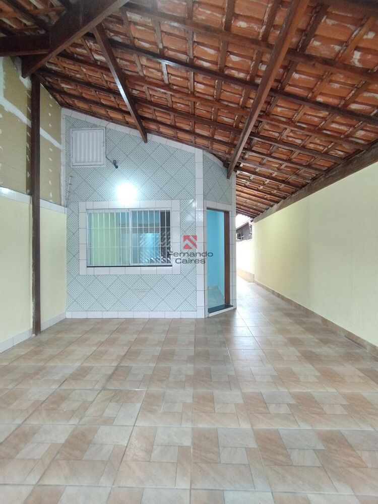 Casa à venda com 3 quartos, 107m² - Foto 1