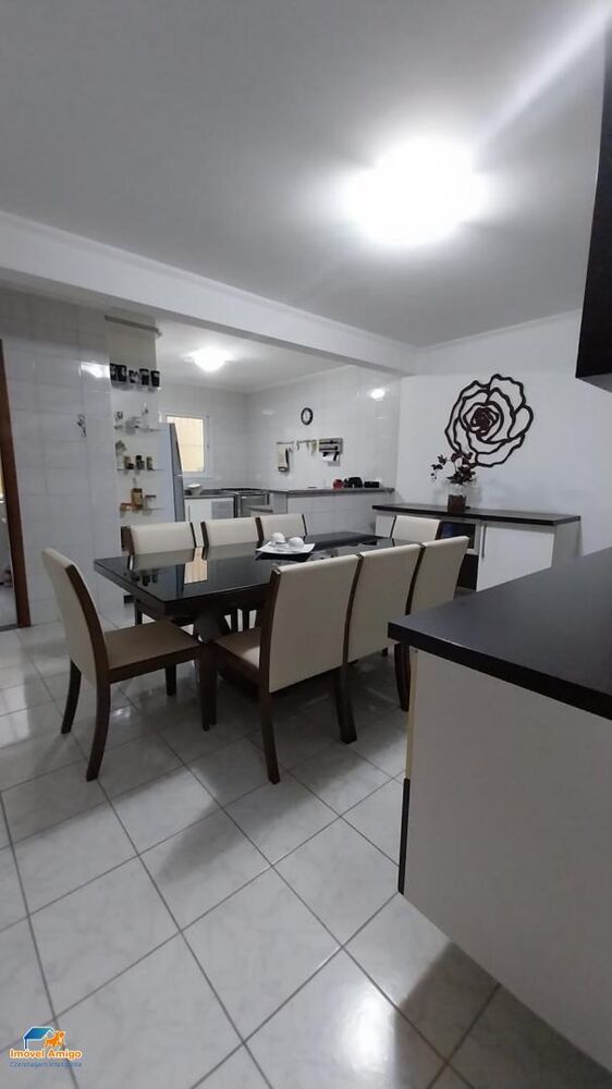Casa, 4 quartos, 210 m² - Foto 1