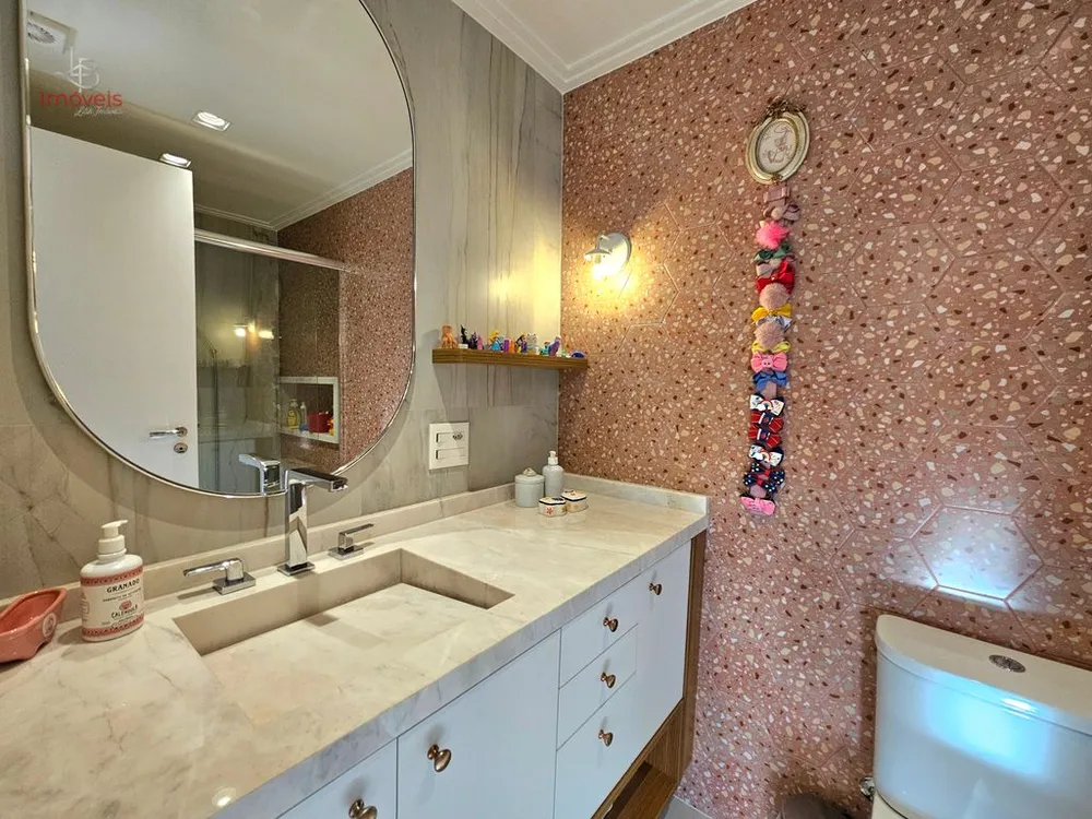 Apartamento, 3 quartos, 146 m² - Foto 1