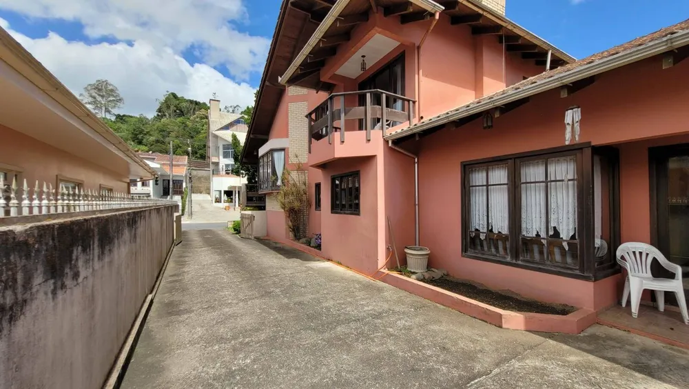 Casa, 3 quartos, 232 m² - Foto 1