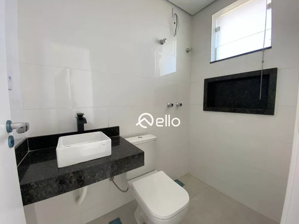 Casa, 3 quartos, 215 m² - Foto 1
