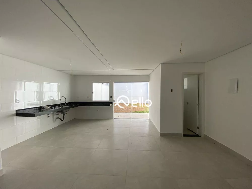 Casa, 3 quartos, 215 m² - Foto 2