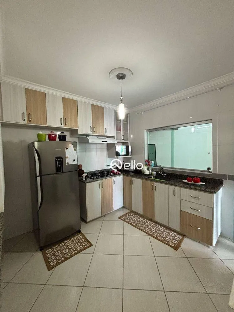Casa, 3 quartos, 180 m² - Foto 2